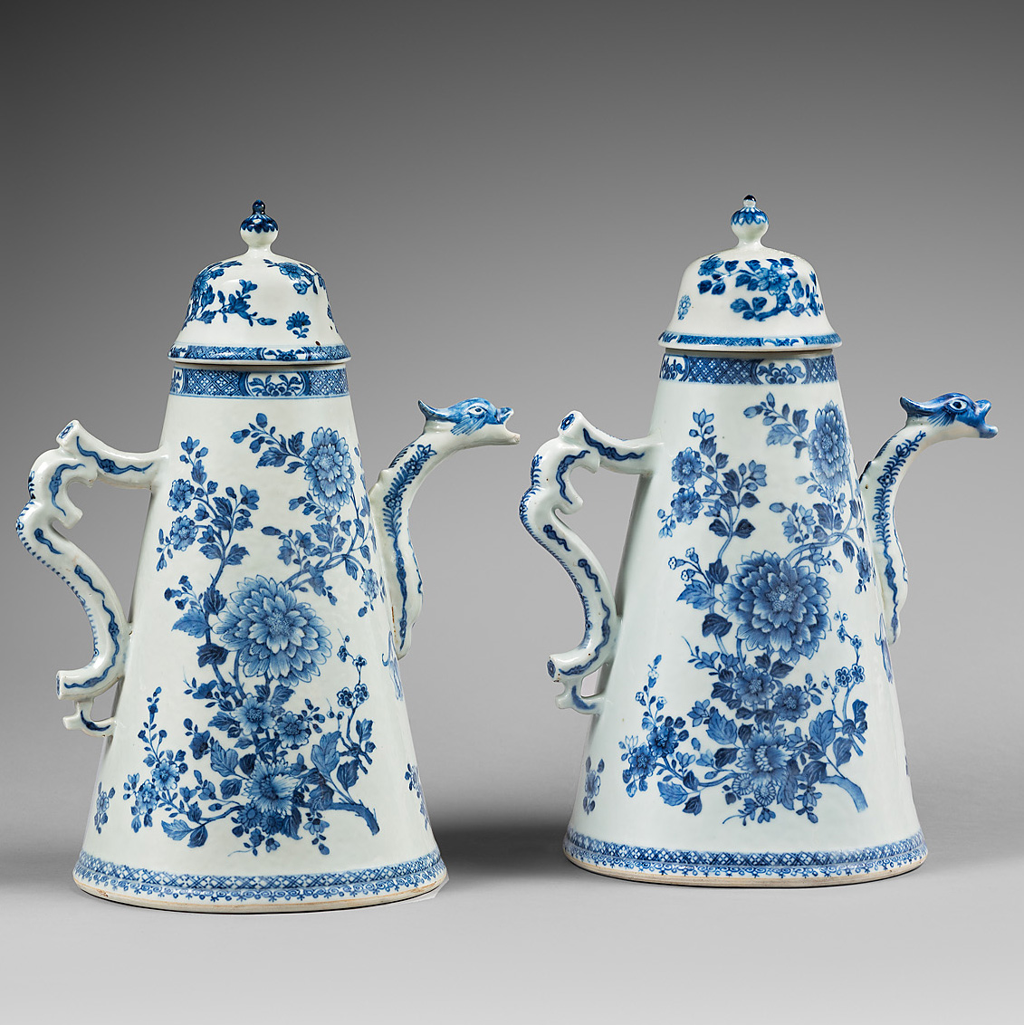 Vaisselle à thé chinoise à décor bleu et blanc et polych…